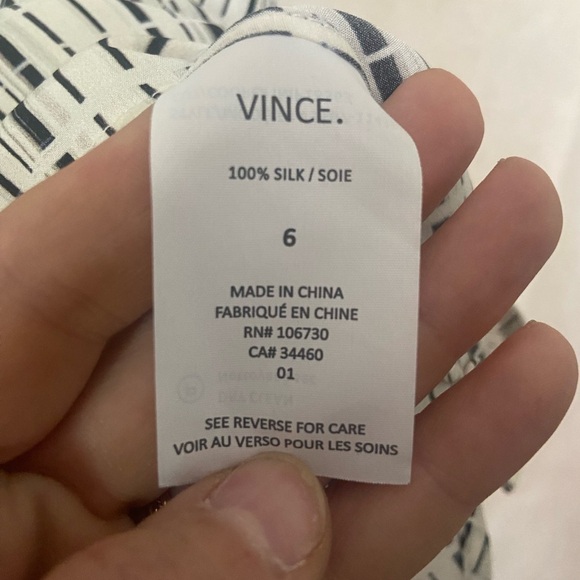 VINCE size 6 Interlace Print Silk Tunic Top Cuffed sleeve 100% silk EUC - Picture 11 of 11